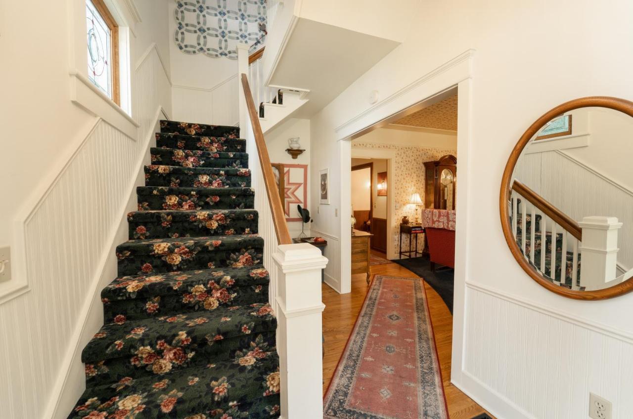 Yelton Manor Bed And Breakfast South Haven Buitenkant foto